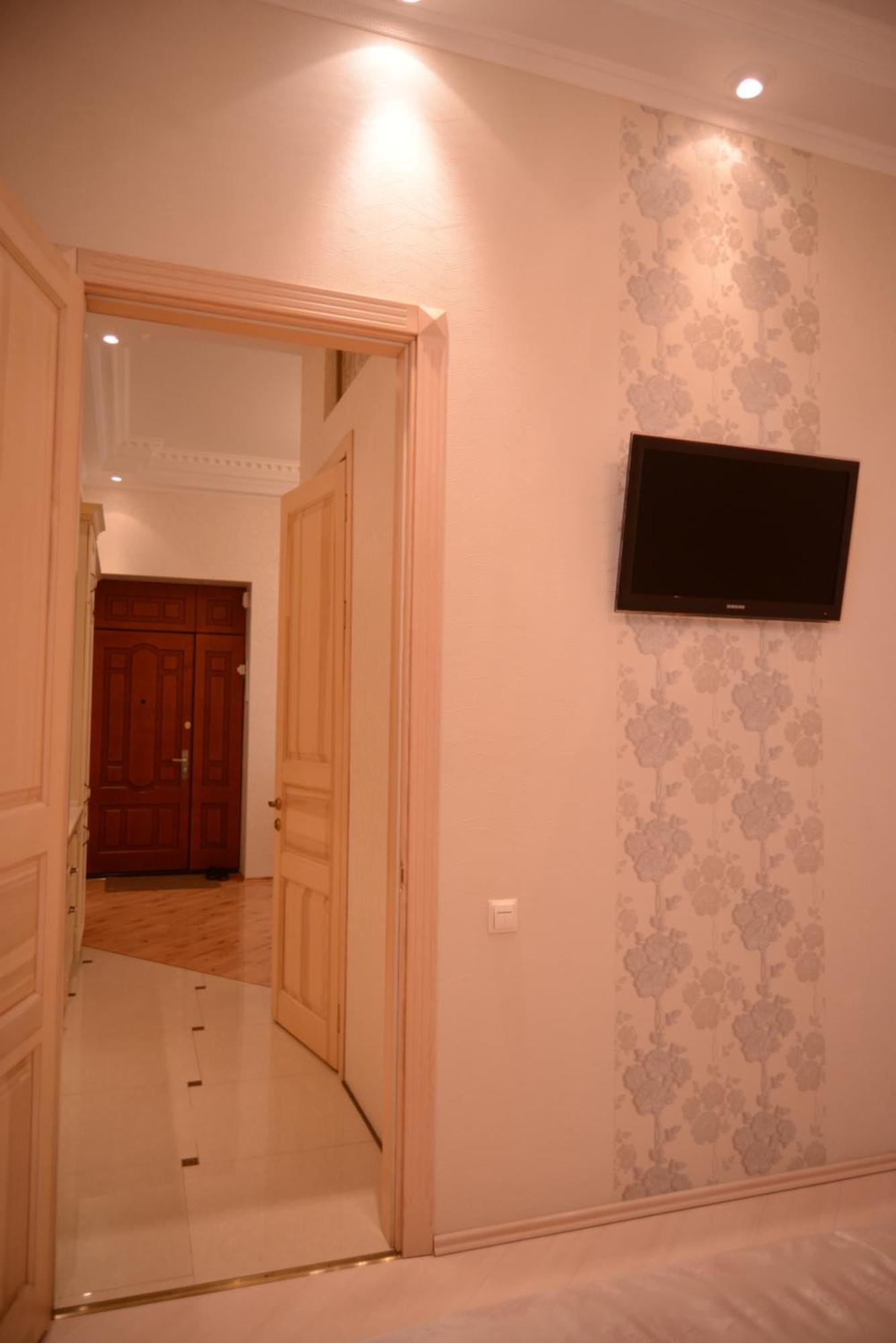 Apartment For Rent On Deribasovskaya Street Odessa Exterior foto