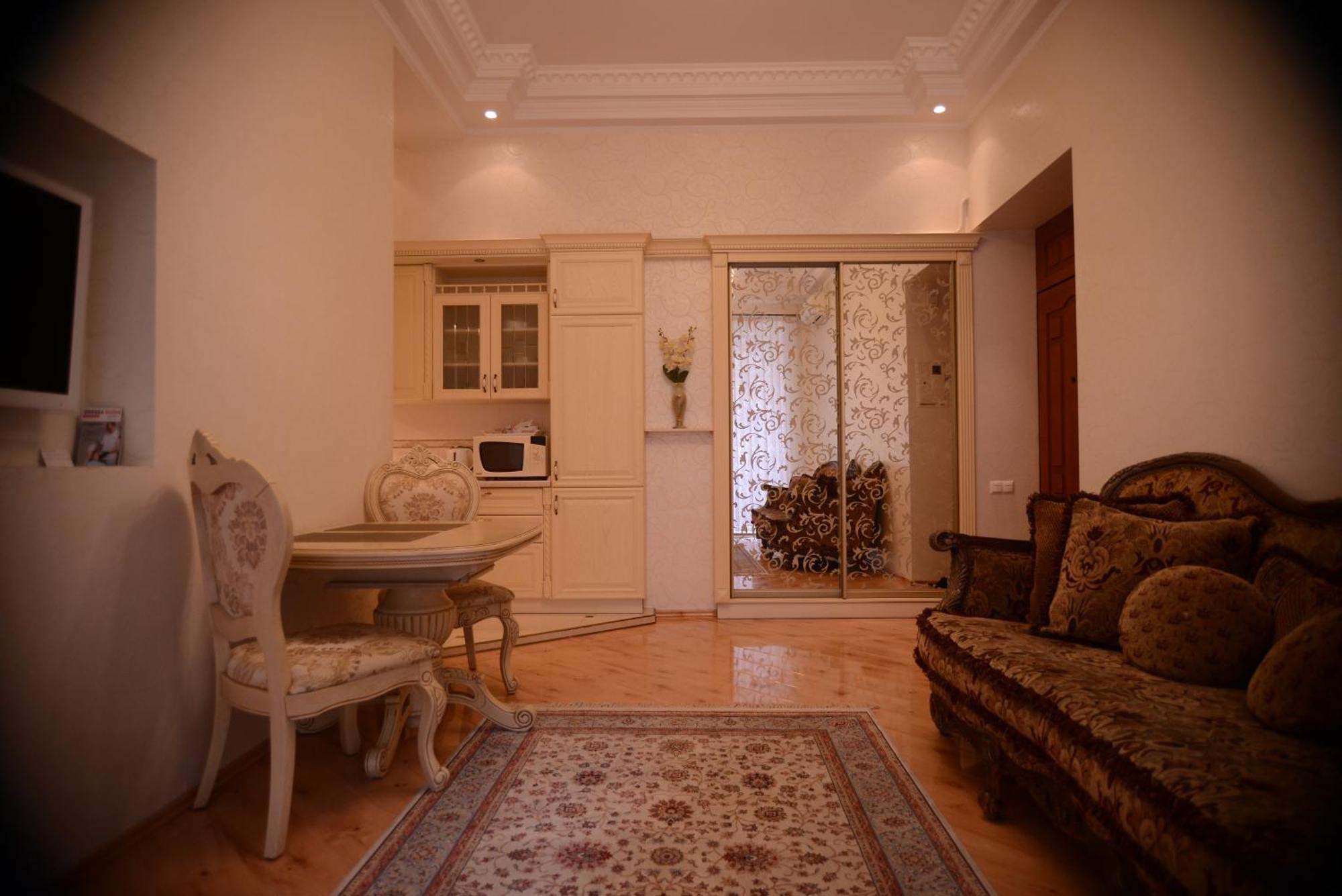 Apartment For Rent On Deribasovskaya Street Odessa Exterior foto