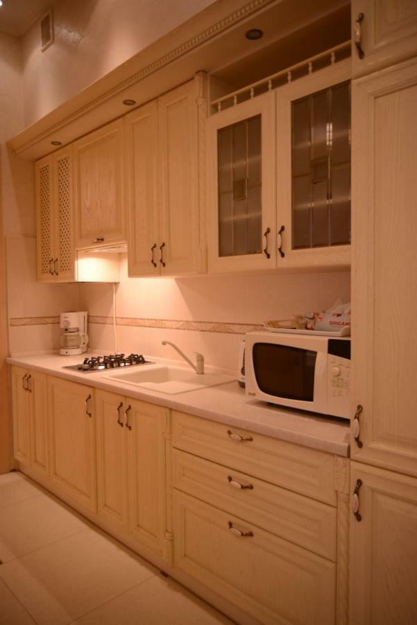 Apartment For Rent On Deribasovskaya Street Odessa Exterior foto
