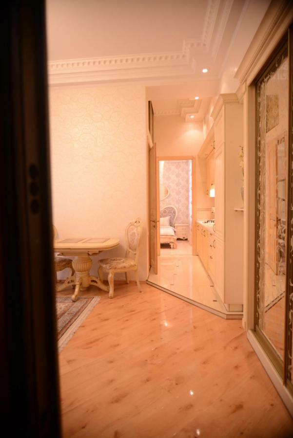 Apartment For Rent On Deribasovskaya Street Odessa Exterior foto