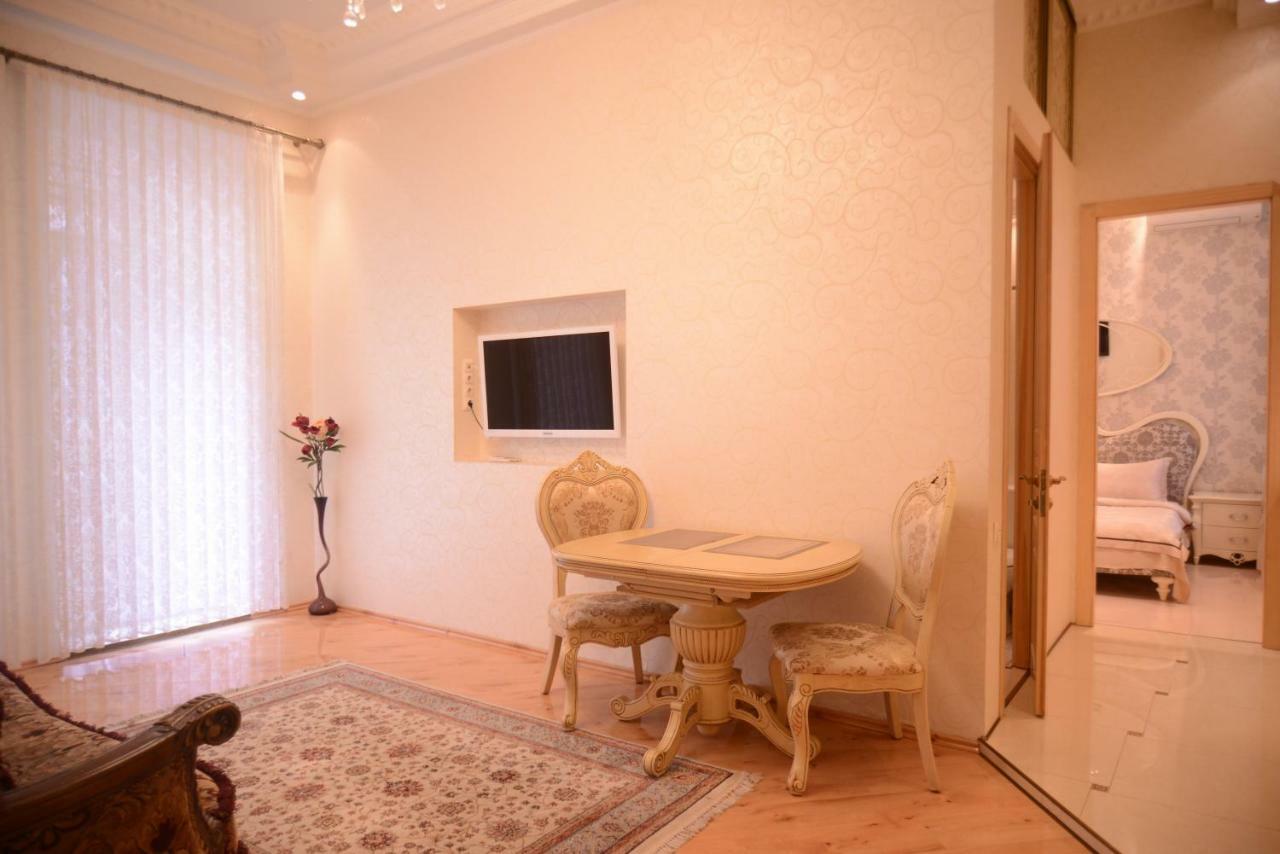 Apartment For Rent On Deribasovskaya Street Odessa Exterior foto