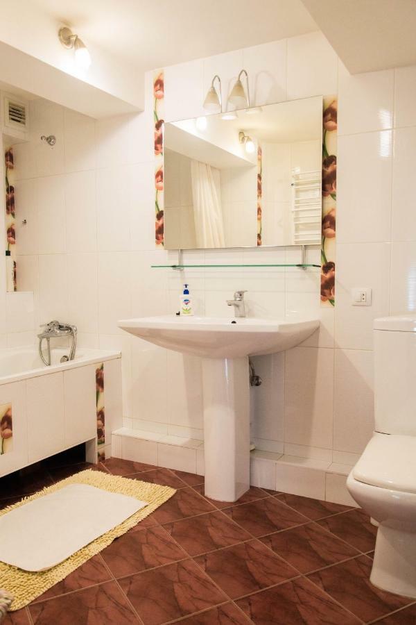 Apartment For Rent On Deribasovskaya Street Odessa Exterior foto